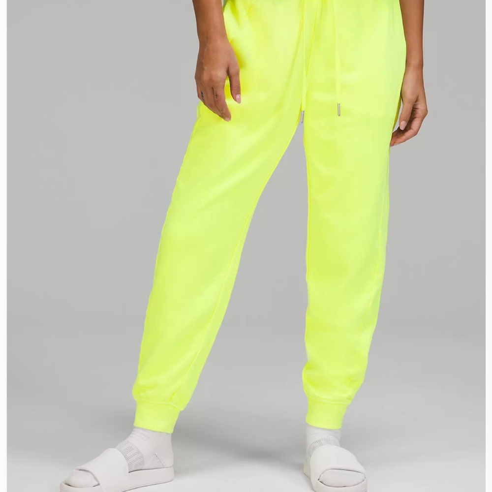 Lululemon High-Rise Jogger Full Length Neon Yellow